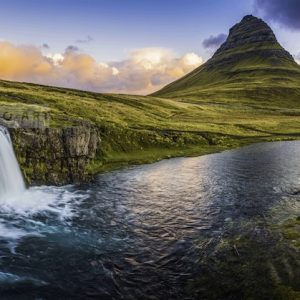 Schilderij - Panorama waterval, groen/blauw, 2 maten , print op canvas, premium print
