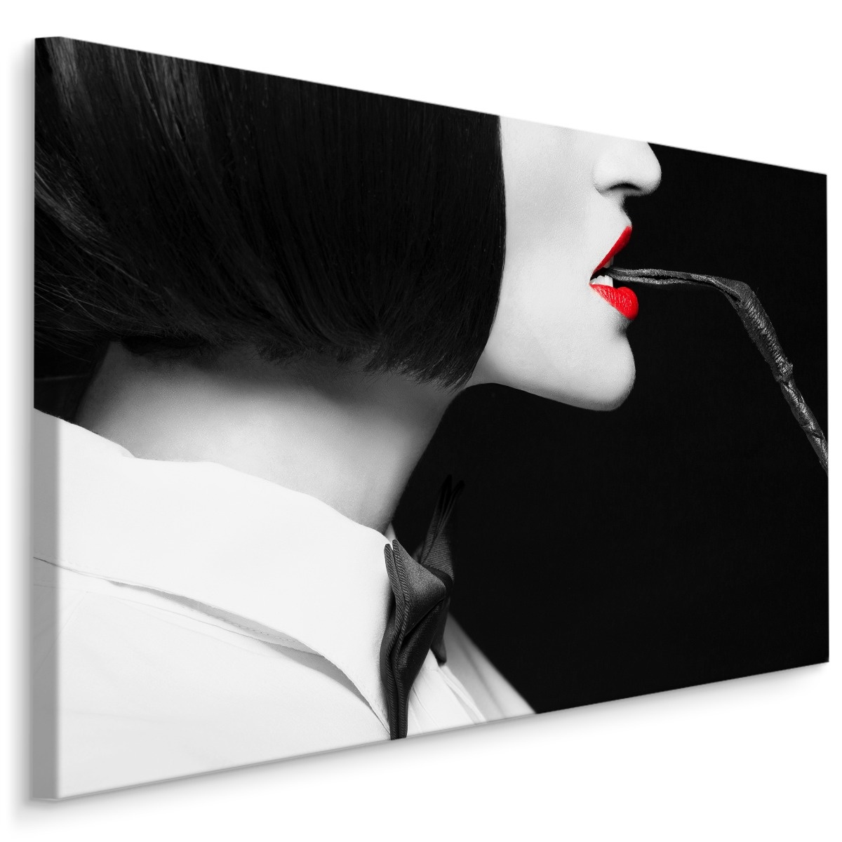 Schilderij - Vrouw met zweep, zwart-wit/rood, 4 maten, premium print 1 Schilderij - Vrouw met zweep, zwart-wit/rood, 4 maten, premium print