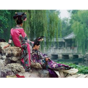 Kunstdruk Basil Pao - Garden of Fragrant Light 80x60cm